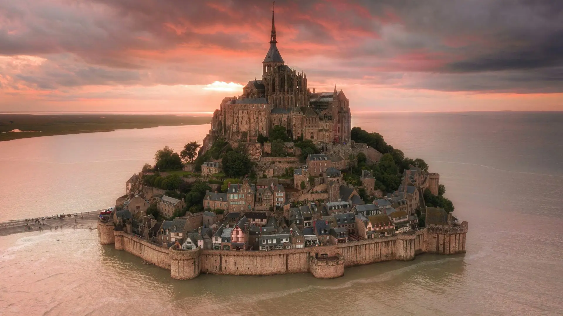 Mont Saint-Michel, the classic day trip from Paris Mont Saint-Michel, the classic day trip from Paris